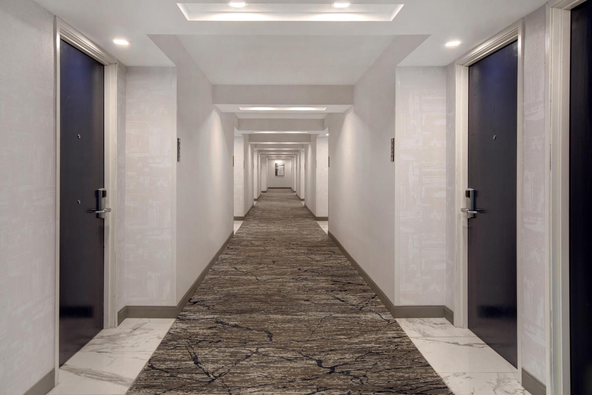 Hotel Crowne Plaza Auburn Hills By Ihg Exterior foto