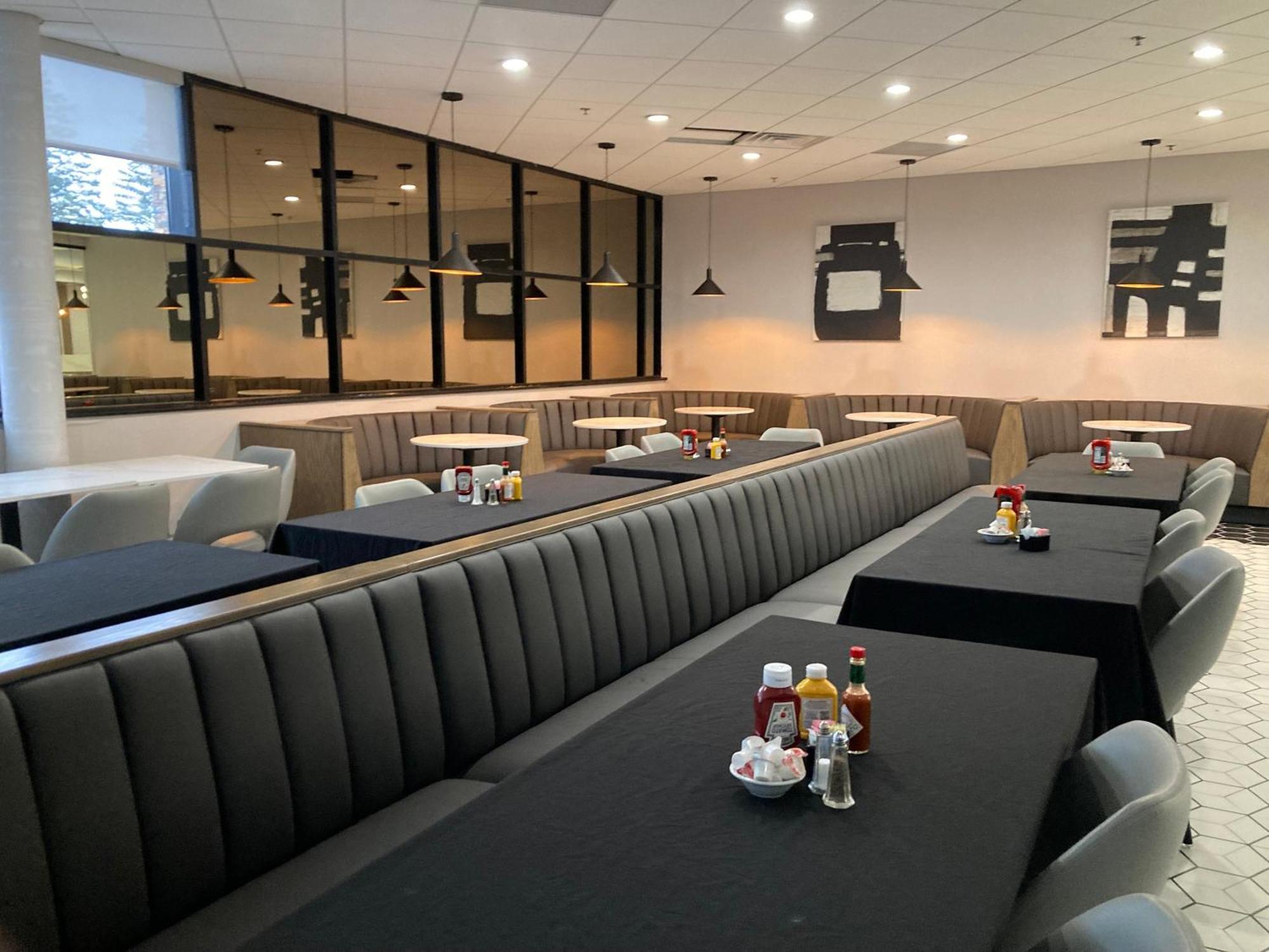 Hotel Crowne Plaza Auburn Hills By Ihg Exterior foto