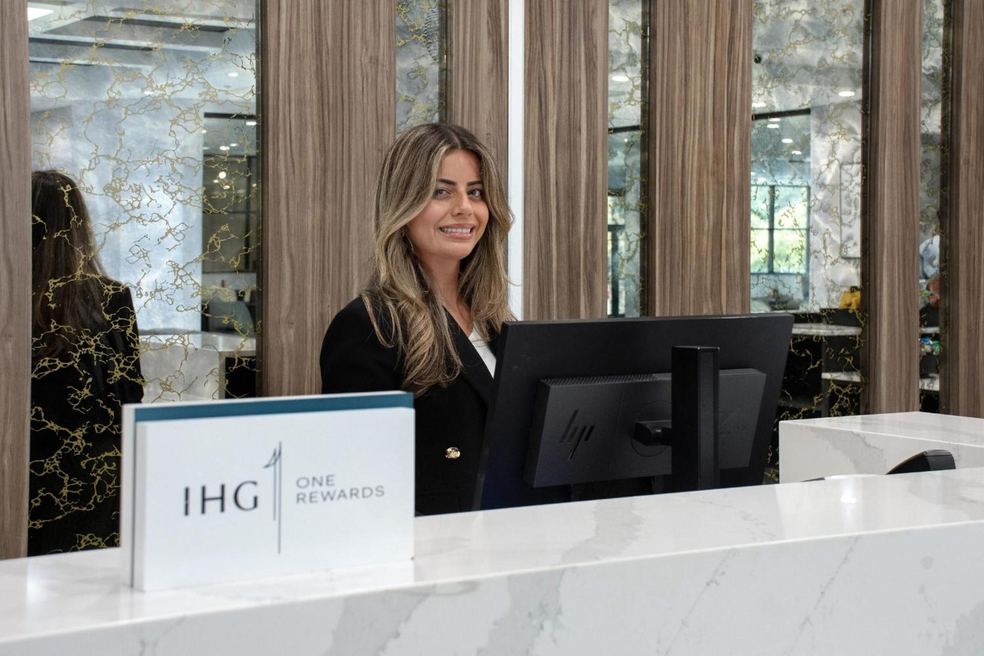 Hotel Crowne Plaza Auburn Hills By Ihg Exterior foto